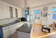 Großzügiges Wohnhaus mit zwei Wohneinheiten – ideal für Familien oder Mehrgenerationen mit Garten und mehreren Stellplätzen