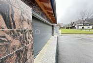 Unschlagbares Top-Angebot ! Luxuriöser Bungalow mit hochwertiger Ausstattung, Hohenems, zentrumsnah, sehr geräumige Dreier-Garage mit Fernbedienung, viel Grundstücksfläche, Gartenanlage, mit Terrasse, sehr gute Privat-Parksituation, Ruhelage, Sackgasse.