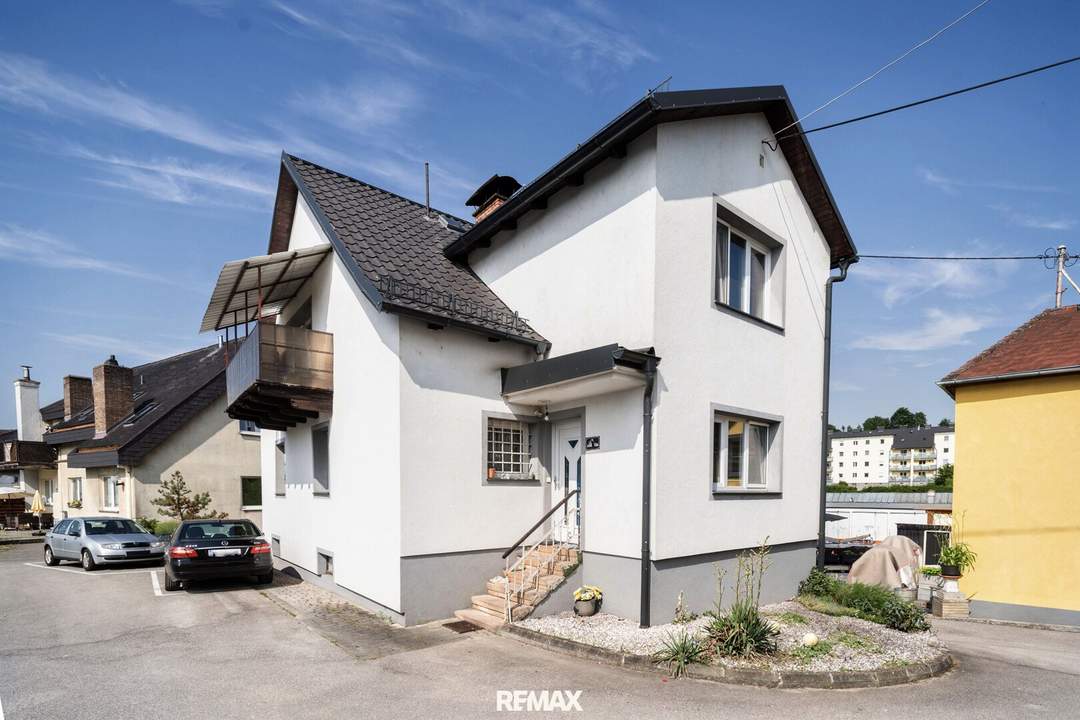 Einfamilienhaus mit Garten und Garage im Zentrum von Sierning!