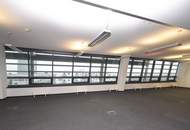 Shop Ecke Stromstraße/Wehlistraße mit viel Glasfront