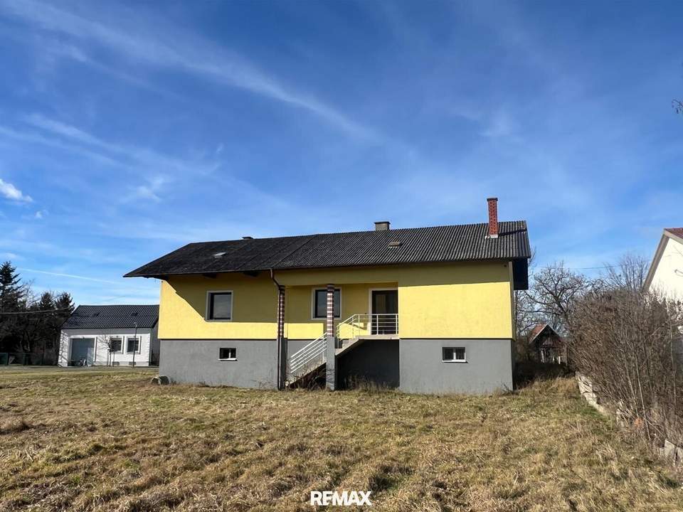 Geräumiges, voll unterkellertes Wohnhaus - zum Fertigstellen!