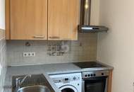 ZENTRAL, RUHIGE INNENHOF LAGE MIT SEHR GROßEM BALKON