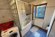 Helles Einfamilienhaus mit großem Grundstück.