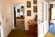 Privatverkauf: geschichtsträchtiges Haus im Martinsviertel Klosterneuburg - 1.711 m² Grundstück (1.119 m² Baugrund) mit Panorama-Fernblick - bis zu 6 Einheiten möglich