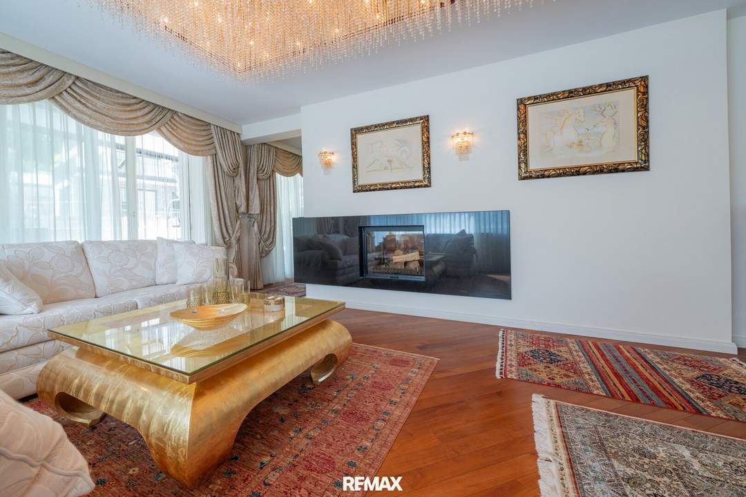 Panorama Luxus Etagenwohnung in Bestlage am Arenberg, private Wohnanlage