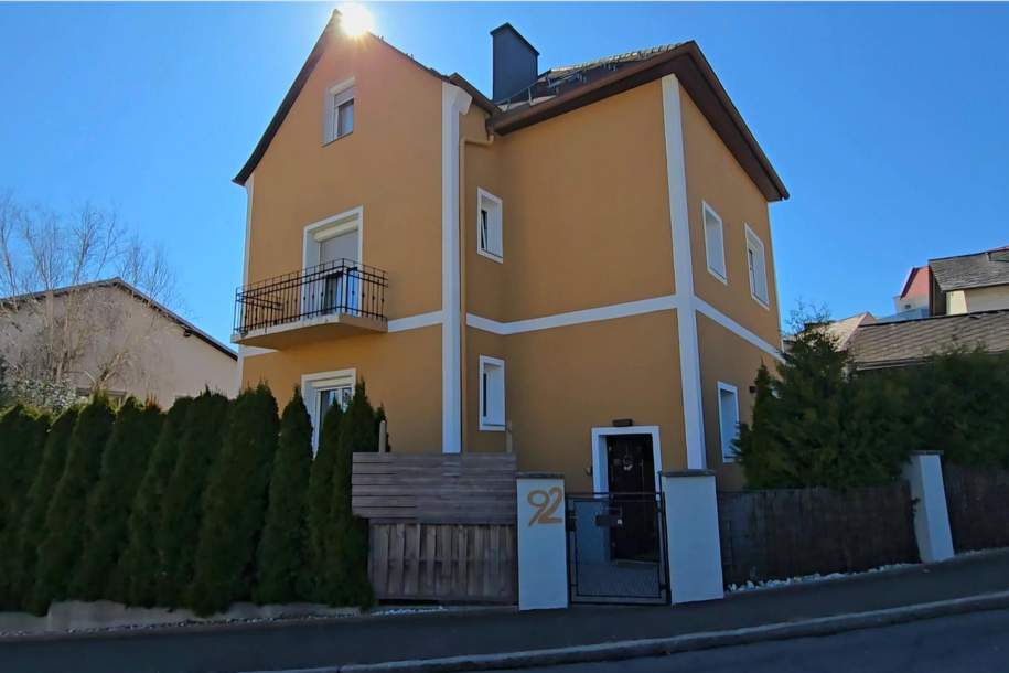 Mehrfamilienhaus mit Nebengebäude und Grundstück nur 1 Stunde von Wien., Haus-kauf, 180.000,€, 8240 Hartberg-Fürstenfeld