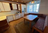 Mehr Raum, mehr Möglichkeiten - vielseitiges Zweifamilienhaus mit Gartenidylle!