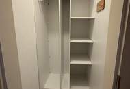 Helle und großzügige 2-Zimmer-Wohnung mit verglaster Loggia