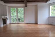 REPRÄSENTATIVE VILLA MIT BLICK IN DEN SCHLOSSPARK