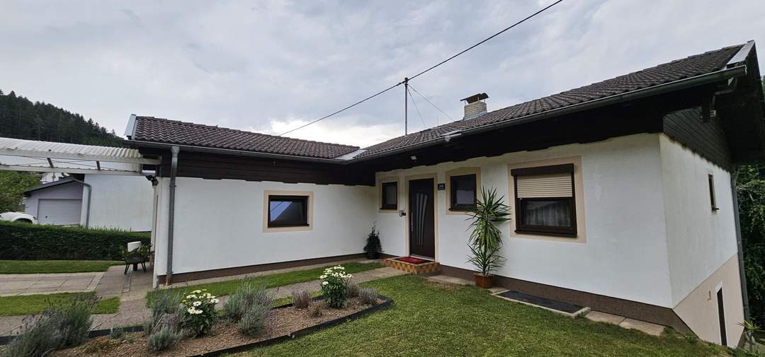 Charmantes Einfamilienhaus mit Garten, Balkon & Sauna