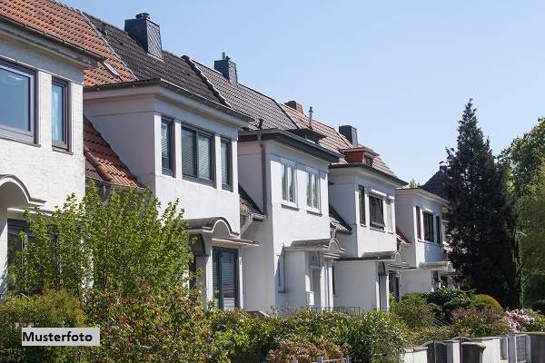 Einfamilien-Reihenmittelhaus mit Terrasse und Garten