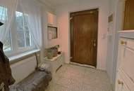 GROSSER EBENER GARTEN MIT TEILSANIERTEM HAUS MIT 2 WOHNEINHEITEN NAHE WIEN