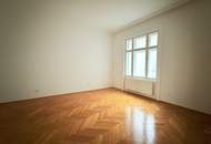 UNBEFRISTET! Repräsentative 4-Zimmer Altbauwohnung mit Loggia und Balkon Nähe The Mall!