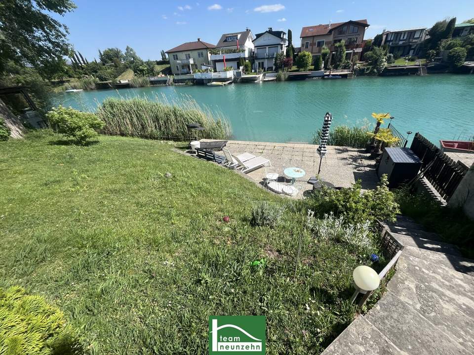 RUHIGES WOHNEN DIREKT AM WASSER! Bungalow mit Blick ins Grüne &amp; direktem Badezugang! Erholung pur! Möbliert!