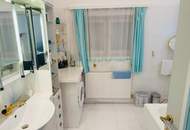 Villa mit Wintergarten und Nebengebäude