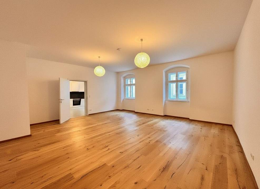 Charmante Innenstadt-Wohnung mit Gewölbedecke | Wohn-Schlafraum &amp; Wohnküche | Hohe Räume | Innenhof