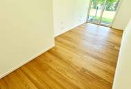 FIRE SALE!! Ein Stück Natur - ganz für sich allein! Das perfekte Familienparadies! Geniale Neubauwohnung mit WOW-Effekt! Riesiger Eigengarten und Terrasse + 4 Zimmer + Grün wohin das Auge reicht + Luftwärmepumpe!