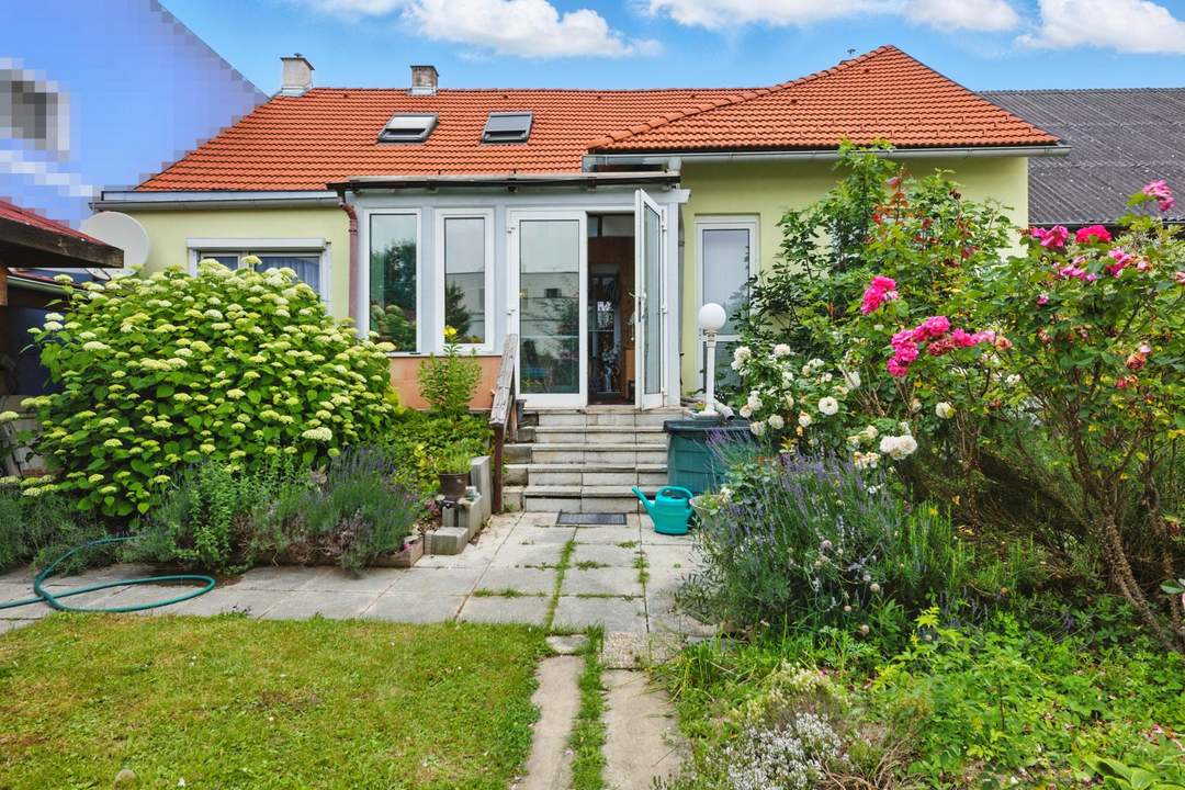 Zeitlose Eleganz: Historisches Stadthaus mit grüner Ruheoase in Magersdorf