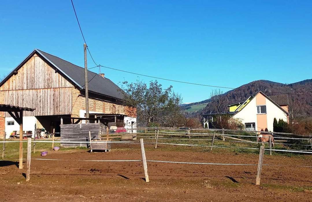 Landwirtschaft ca. 3,3 ha, mit Hofstelle
