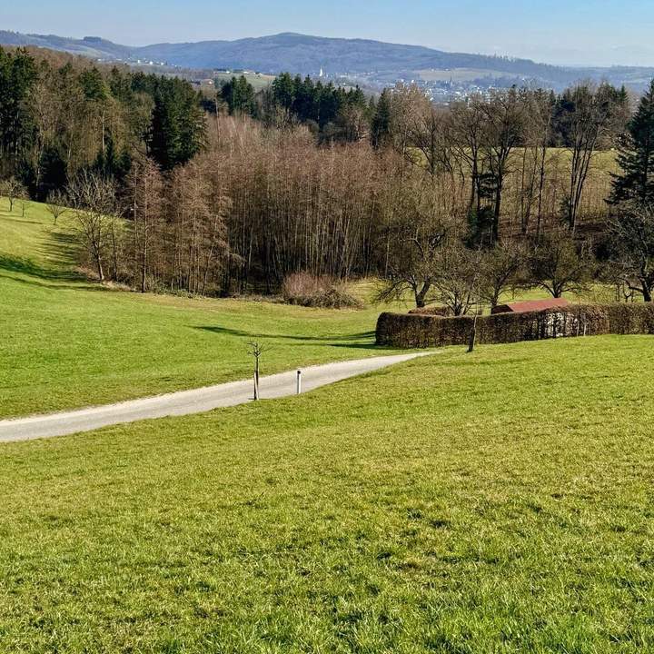 Baugrund mit atemberaubenden Ausblick - Aufgeschlossen &amp; ohne Bauzwang.