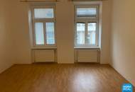 Unbefristet: Helle Single Wohnung