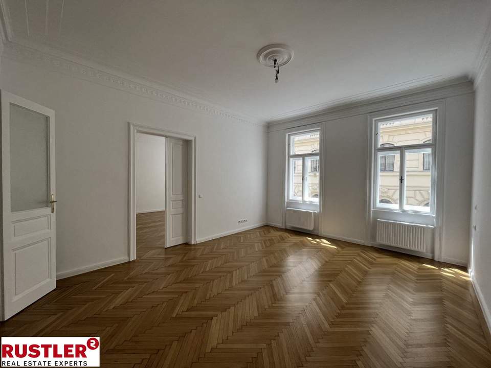 Sanierte Altbauwohnung bei der Mariahilfer Straße - 6 Zimmer + Balkon