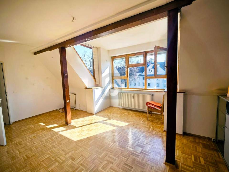 Preisreduktion! DACHJUWEL MIT BALKON ? STILVOLL WOHNEN MIT CHARME UND KOMFORT