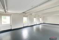 Kompaktes, teil-saniertes Büro auf Campusgelände