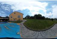 Einfamilienwohnhaus mit Pool