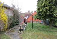 Gepflegtes Landhaus mit Carport, Nebengebäude, Garten und uneinsehbarem Innenhof