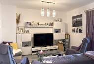 "Modernes Reihenhaus mit Pool, Keller, 2 Stellplätze&Garage!"