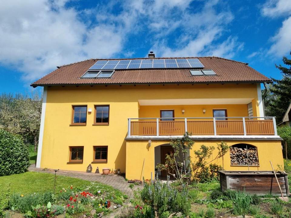 SEHR GEPFLEGTES UND GERÄUMIGES EINFAMILIENHAUS IN SÜDLAGE