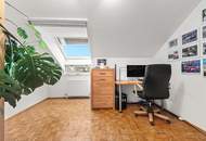 Helle Dachgeschosswohnung in St. Magdalena mit Tiefgaragenstellplatz