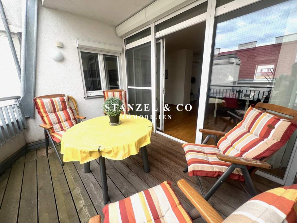 ZENTRUMSNAHES - MODERNES DACHTERRASSENAPARTMENT