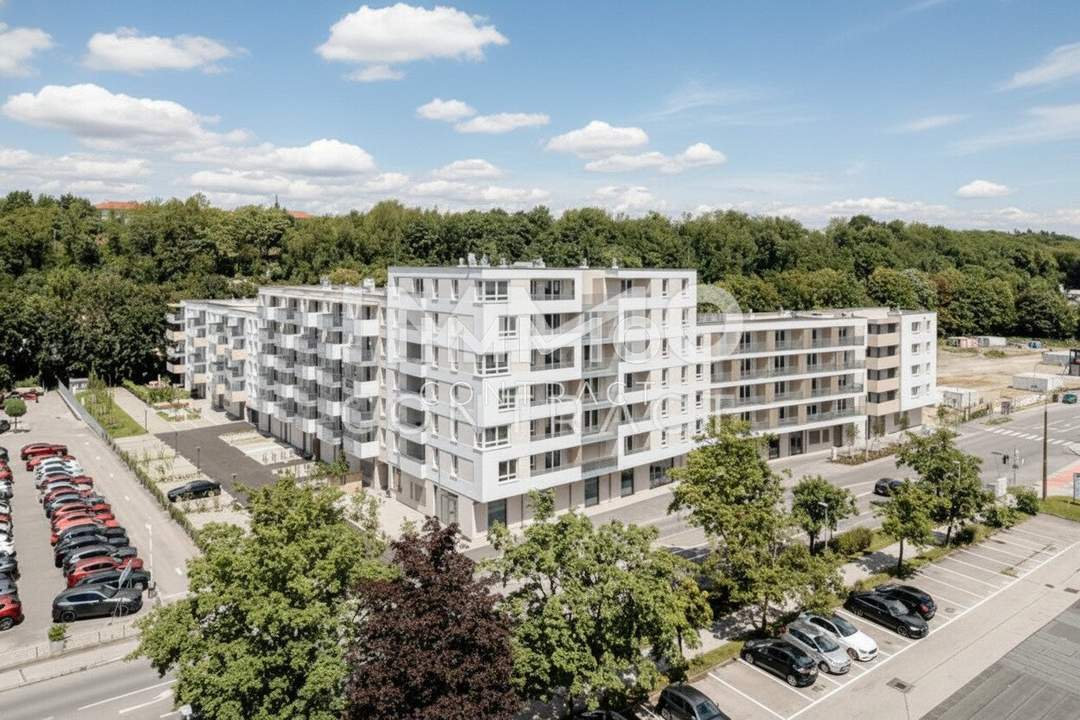 Große Terrasse mit Blick ins Grüne!