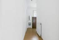 Sehr helle sanierungsbedürftige 3-Zimmer-Altbauwhg. nur 3 Minuten von der U-6 Alserstraße entfernt