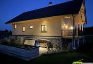 Skandinavisches Blockhaus mit Galerie, Kamin und großem Grundstück mit Fernblick