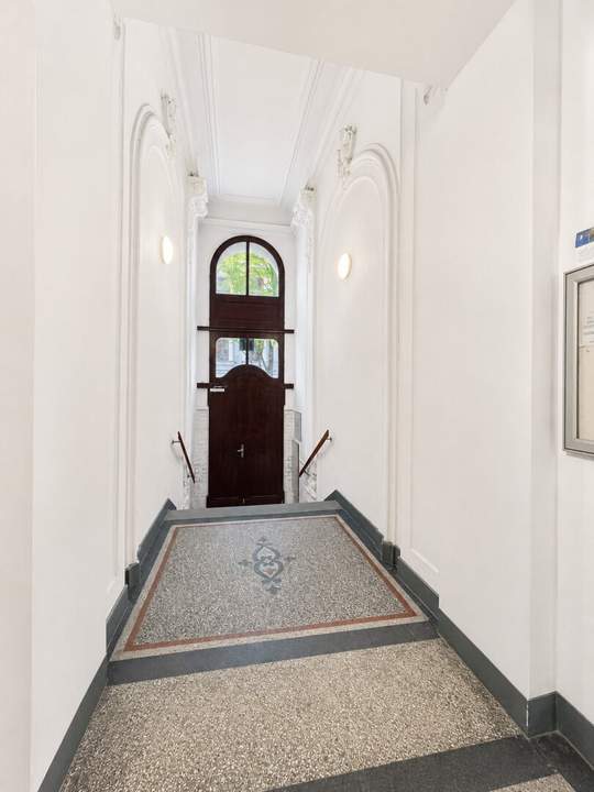 Klassischer Wiener Altbau mit Lift, großzügigen Raumhöhen und Nähe zum Rochusmarkt