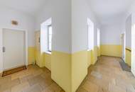 WOHNEN IM ZENTRUM! GERÄUMIGE 2 ZIMMER WOHNUNG MIT 81 m² WOHNFLÄCHE!