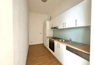 3-Zimmer Dachgeschoss mit hofseitiger Terrasse - U-Bahn in fußläufig erreichbar