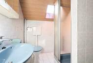 Einfamilienhaus mit Nebengebäude, Doppelgarage und großem Potenzial zur individuellen Gestaltung