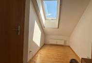 Helle Maisonettewohnung am Sackgassenende in Ruhelage mit Balkon samt Freisicht
