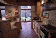 BEGEHRTE WOHNLAGE AM MÜHLWASSER: HOCHWERTIGES WOHNJUWEL ALS EINFAMILIENHAUS IN AUSGEZEICHNETER, SEHR RUHIGER WOHNLAGE MIT HALLENBALD, SAUNA UND FITNESSRAUM