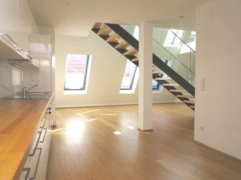 1060! Naschmarktnähe! Tolle Dachgeschoss-Maisonettewohnung mit Terrasse