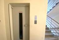 Sanierungsbedürftige Wohnung im 4. Liftstock in U1- und Hauptbahnhof-Nähe