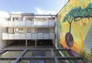 Gut aufgeteilte Praxisräumlichkeiten mit westseitigem Balkon, Eigengarten und PKW-Stellplatz