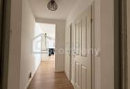 Großzügiges Lager mit Freifläche in Mönchhof, 3582m², teilrenoviert, 6 Stellplätze, €850.000