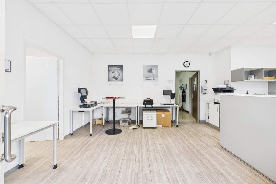 LINZ/STADT: Vielseitig nutzbare Geschäfts- Büro- bzw. Ordinationsfläche mit einer Gesamtgröße von 215,48 m² + PARKFLÄCHE ca. 70 m² zu erwerben, Gewerbeobjekt-kauf, 345.000,€, 4020 Linz(Stadt)