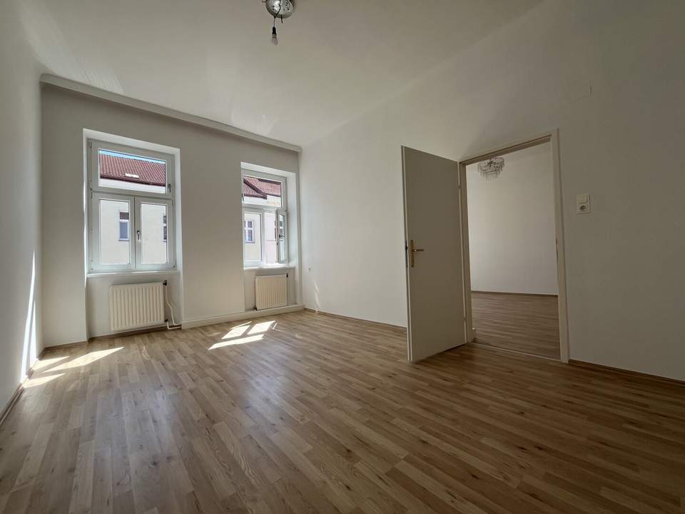 Klassische Altbauwohnung in gepflegtem Gründerzeithaus!