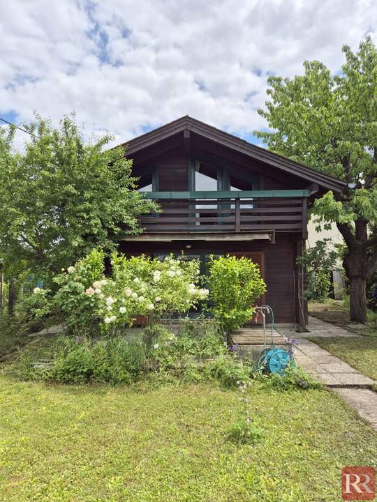 Sommerhaus mit schönem Garten am Schloss-See